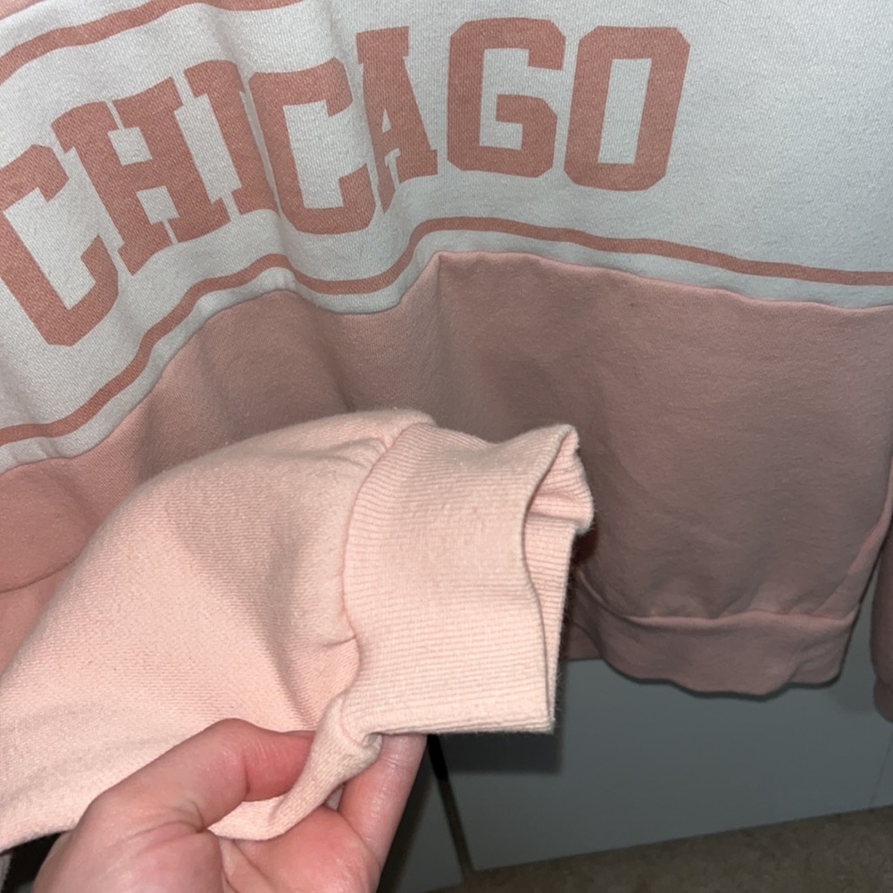 H&M CHICAGO PINK WHITE QUARTERZIP SWEATSHIRT SIZE SMALL - Picture 6 of 6